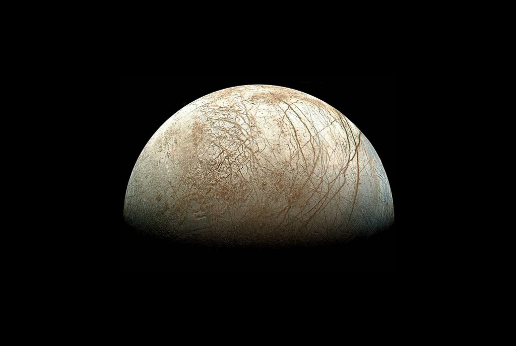 Europa crescent    -   Photo credit NASA / JPL / Cassini / Stryk